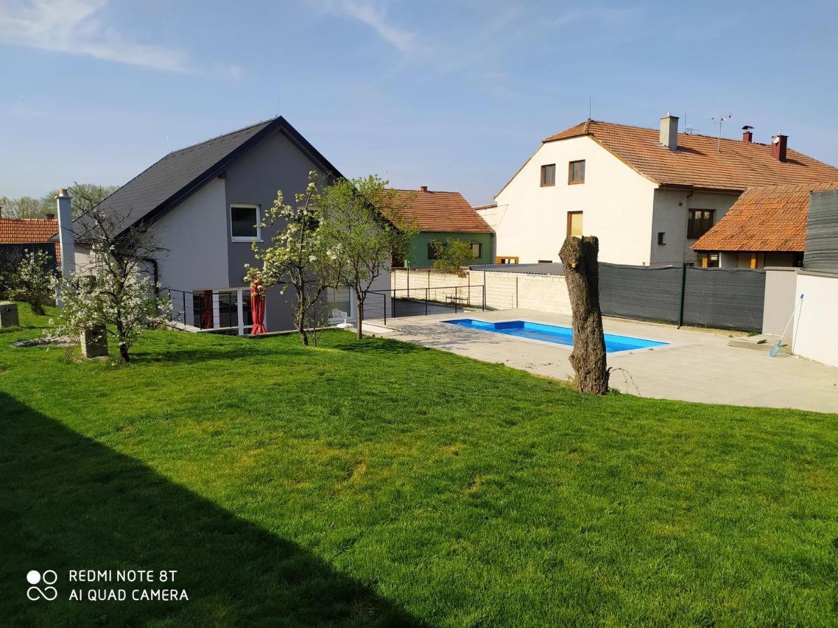 Vila pod Majákem Přítluky Esterno foto
